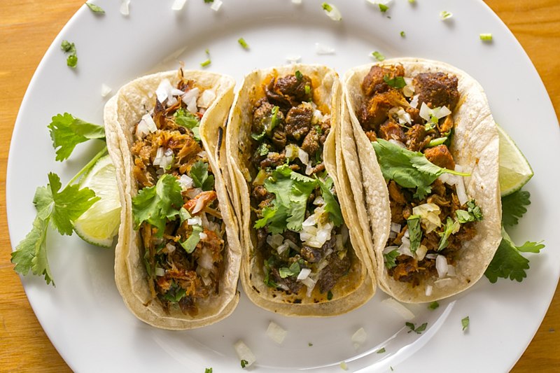 File:Tacos on a plate.jpg