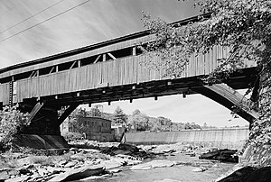 Taftsville Köprüsü, Ottaquechee Nehri'ni kapsayan, Taftsville Köprüsü Yolu, Taftsville çevresi (Windsor County, Vermont) .jpg