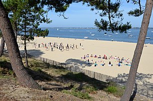 Séance de tai-chi-chuan sur la plage Péreire à Arcachon (Aquitaine). (définition réelle 4 928 × 3 264)