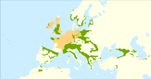 Območje razširjenosti (naravni habitati v zeleni, umetno naseljeni v rumenem)