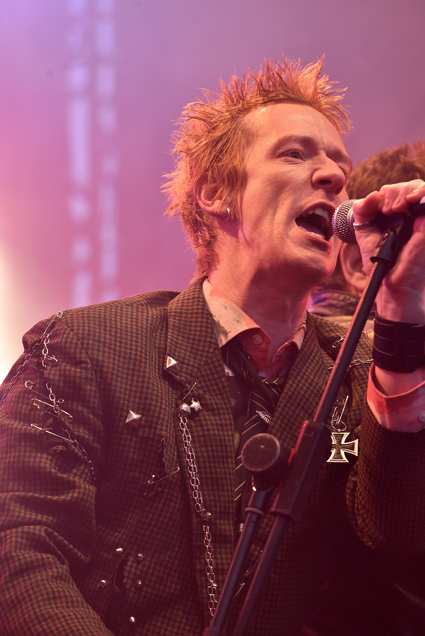 File:The Sex Pistols Experience - Hafen Rock 2016 11.jpg - Wikimedia Commons