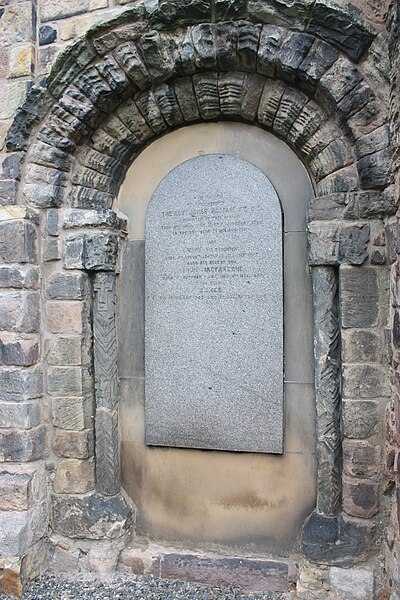 File:The grave of Very Rev James Macfarlane, Duddingston Kirk.jpg