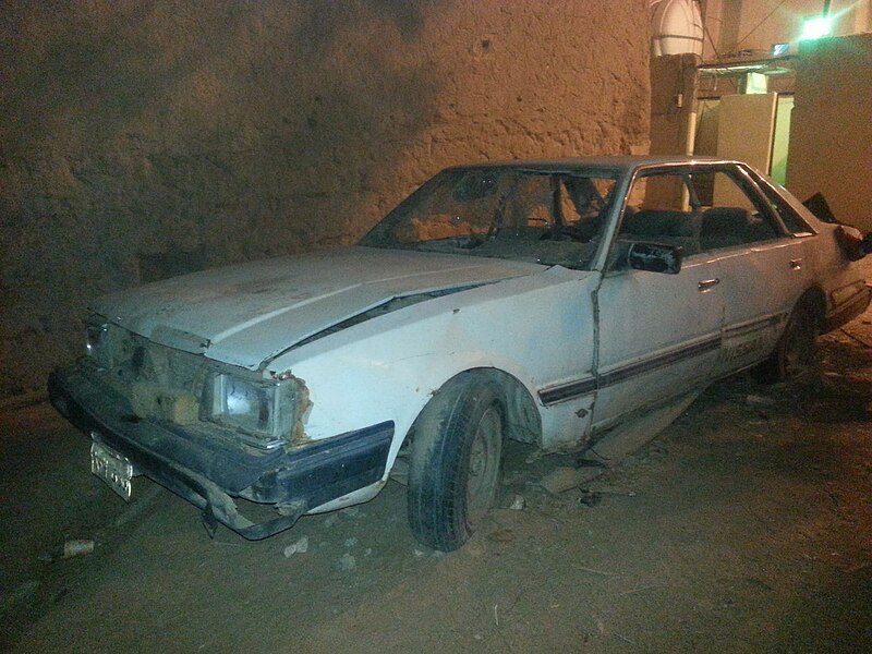 File:Toyota Cressida abandoned in Saudi Arabia.jpg