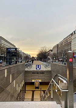 U-Bahnhof Unter den Linden Eingang.jpg