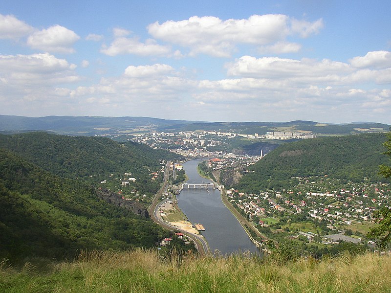 File:Usti nad Labem CZ from Vanovska skala 0043.jpg