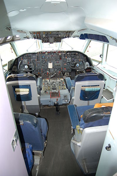 File:VC10FlightDeckVertical.jpg