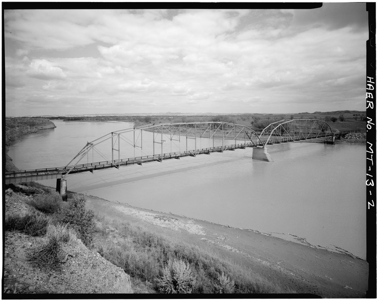 File:VIEW LOOKING EAST, GENERAL ELEVATION - Fort Keogh Bridge, Spanning Yellowstone River, Miles City, Custer County, MT HAER MONT,9-MILCI.V,1-2.tif