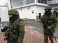 Ruští neoznačení vojáci na Simferopolském letišti