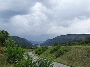 Vall a Plešivca (agost 2012) - panoramio.jpg