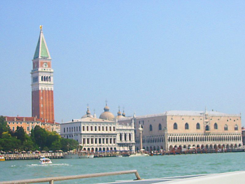 File:Venice campanile doges palace.jpg