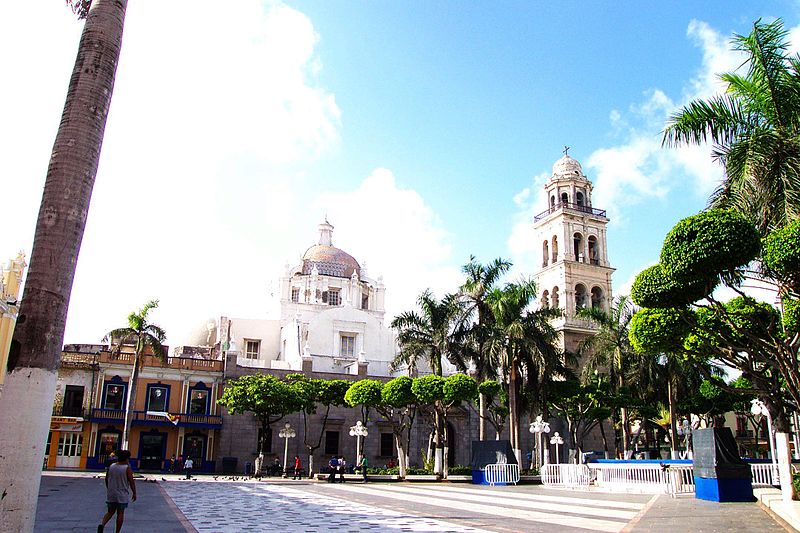 File:Veracruz-town-square.jpg