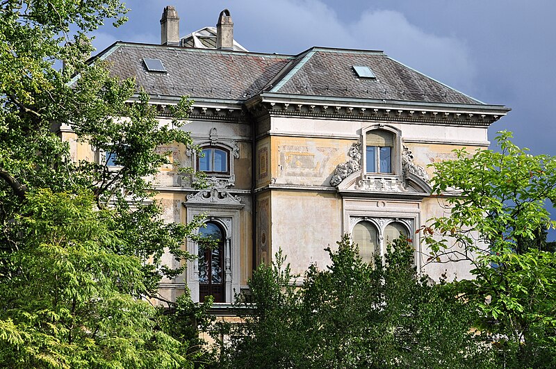 File:Villa Patumbah (Renovation) - Zollikerstrasse 2010-08-24 18-12-12.JPG