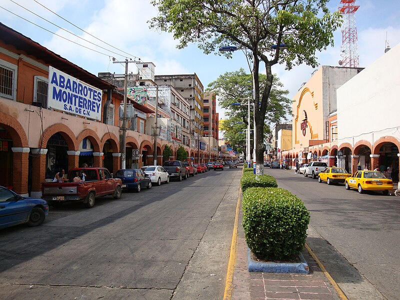 File:Villahermosa Avenida Madero.jpg