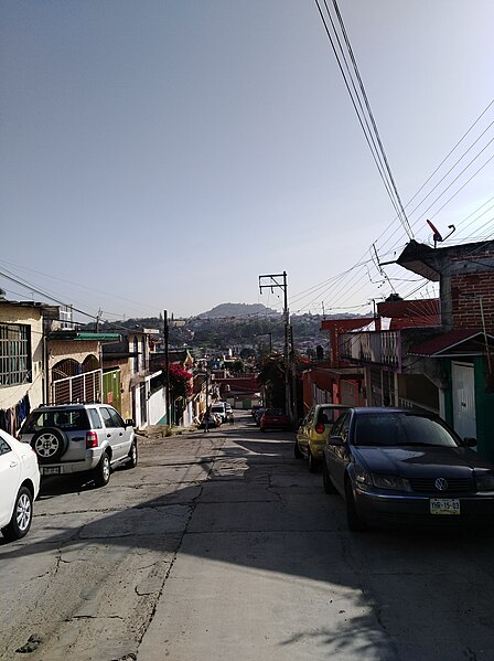 File:Vista de calle en Xalapa.jpg