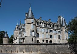 Château, façade sud-est.