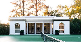 Pavilion at White House tennis court