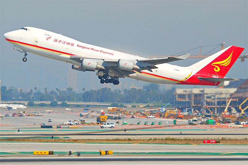 File:Yangtze River Express Boeing 747-400F; B-2431@LAX;10.10.2011 622kn (6482452779).jpg