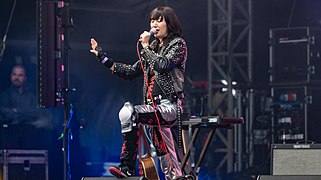 File:Yeah Yeah Yeahs APEVicPark250518-44 (27639757327).jpg