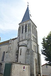 L'église de Lempty depuis la place de la Mairie