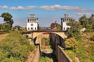 Passerelle à trois chambres