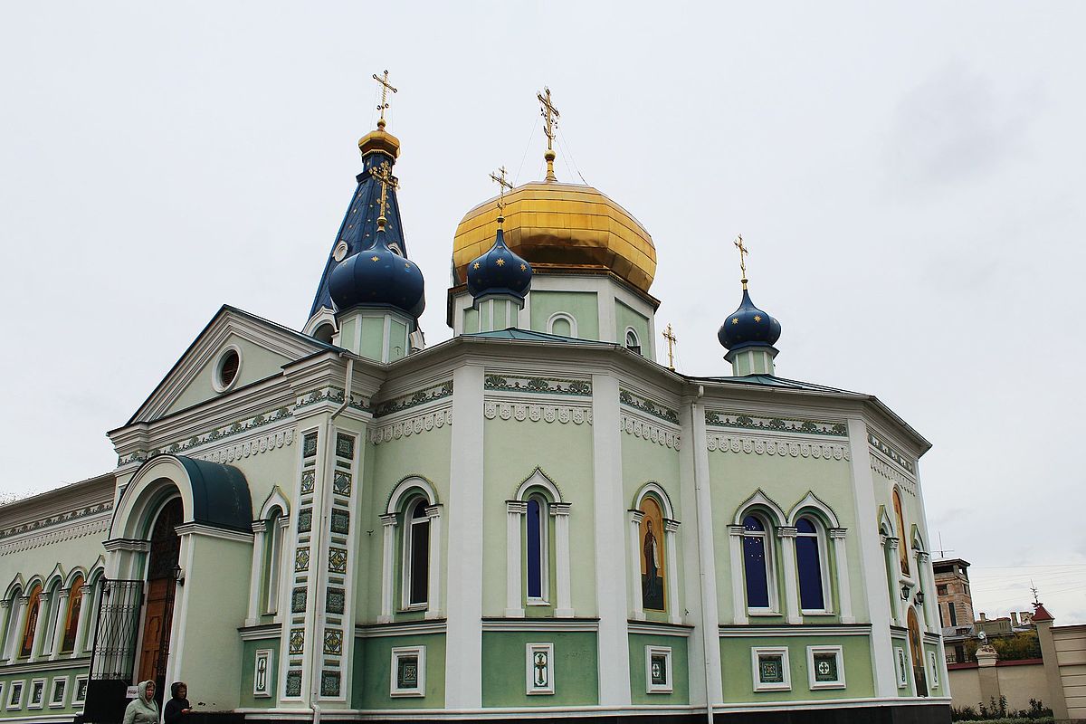 Церковь на семеновской. Храм на Семеновской. Семеновский собор в Челябинске. Семёновская Церковь Курск. Церковь Семеновка.