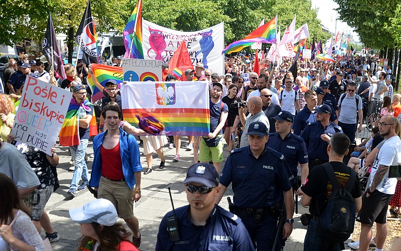 File:02018 0308 CzęstochowaPride-Parade.jpg