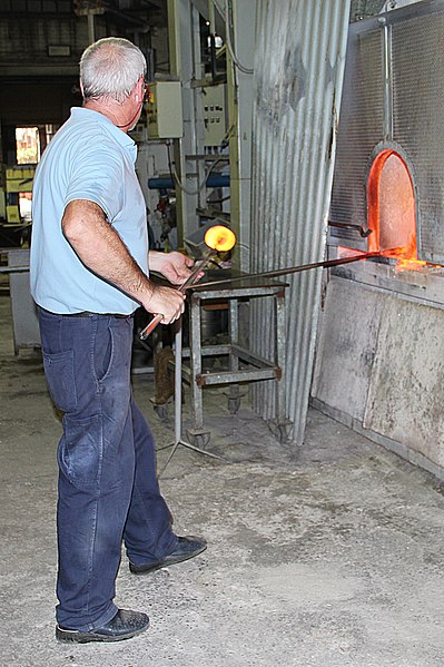 File:0 Murano, souffleur de verre à Murano (5).JPG