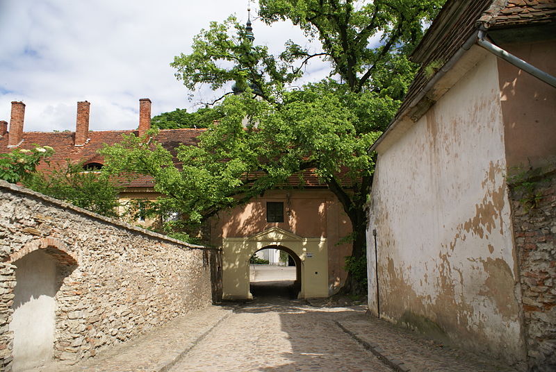 File:1018 Zespół pocysterski w Henrykowie. Foto Barbara Maliszewska.JPG