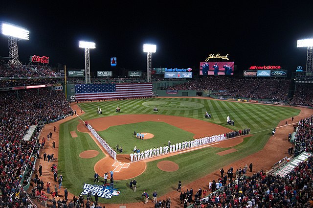 Der Fenway Park der Boston Red Sox bei der Eröffnungszeremonie zum ersten Spiel der World Series 2013 am 23. Oktober.