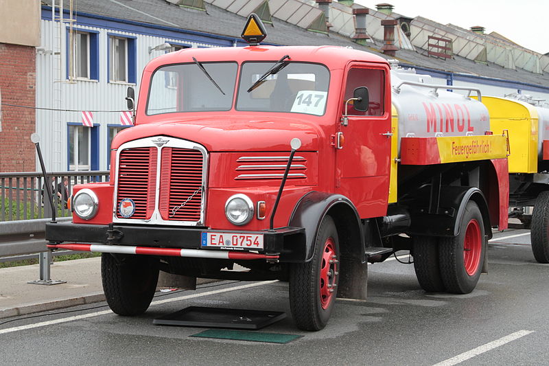 File:16. IFA Oldtimertreffen Werdau 2013, Germany (8717818703).jpg