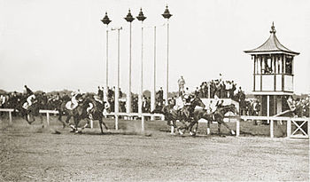 "The Picket" winning the 1904 Brooklyn Handicap at Gravesend Race Track 1904Brooklyn Handicap.jpg