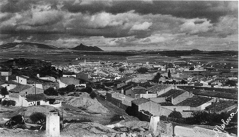 File:1940~. Caudete. Vista parcial.jpg