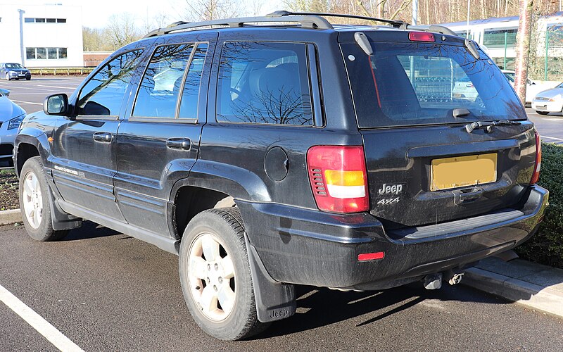 File:2003 Jeep Grand Cherokee CRD LTD Automatic 2.7 Rear.jpg