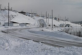 Winters zicht op Route 90 in het dorpscentrum van St. Vincent's
