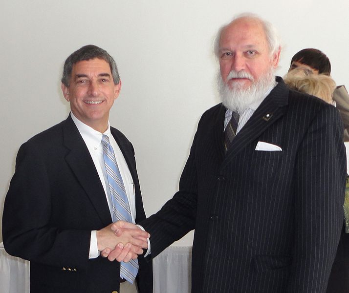 File:2012-01-19 LA Lt Gov Jay Dardenne w David Ramsey.jpg