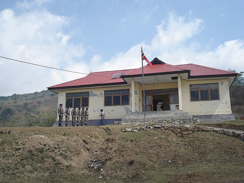 File:2012-10-01 Border post of Fatululic.jpg