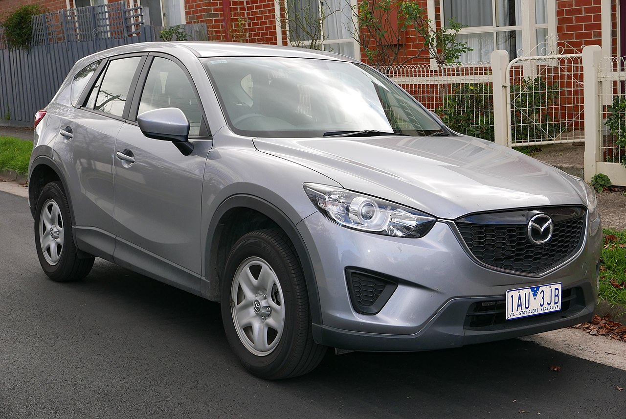 2013 Mazda CX-5 (KE MY14) Maxx AWD wagon (2015-06-25) 01.jpg