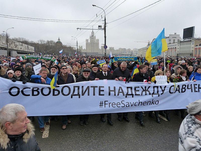 File:2015-03-01 Шествие памяти Немцова L1510360 Free Savchenko.jpg