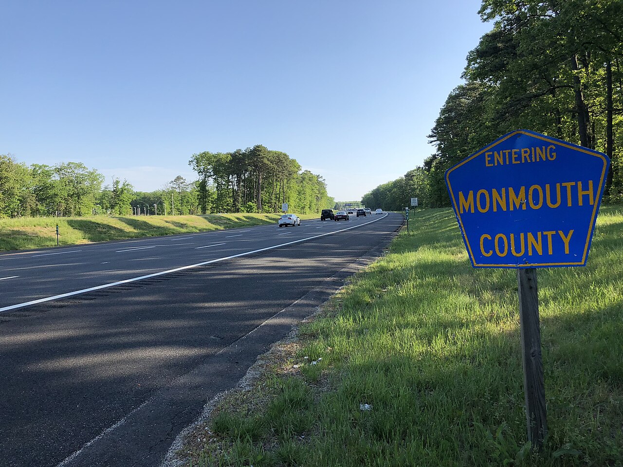 File 2018 05 26 07 51 19 View North Along New Jersey State Route