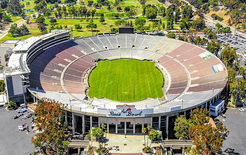 File:2018.06.17 Over the Rose Bowl, Pasadena, CA USA 0039 (42855669451) (cropped).jpg