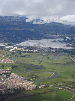 2018 Sibaté embalse del Muña y río Bogotá, vista aérea.jpg