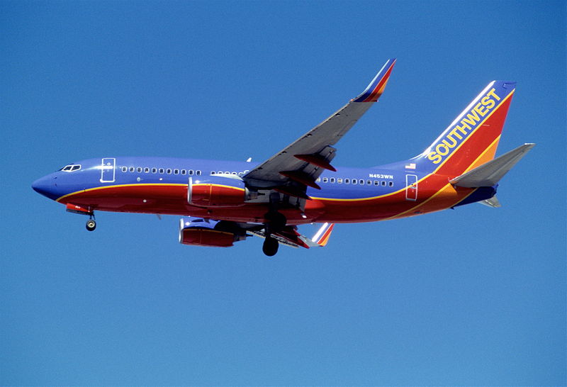 File:348bh - Southwest Airlines Boeing 737-7H4; N453WN@LAS;15.03.2005 (5237660273).jpg