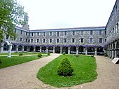 Le cloître du couvent des Ursulines, construit entre 1715 et 1748 (actuel musée du Léon).