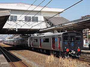 821 series U001 delivery Kudamatsu Station 20180220 (2).jpg