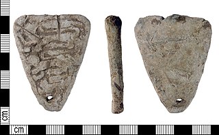 File:Post-Medieval Lead Weight (FindID 513751).jpg - Wikimedia Commons