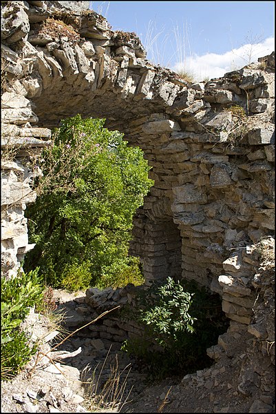 File:Abbaye de lantouy.jpg