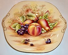 Aynsley "Orchard Gold" pattern dish, 20th century Ainsley Orchard Gold.jpg