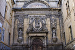 Capela das Ursulinas de Aix-en-Provence - detalhes da fachada.jpg