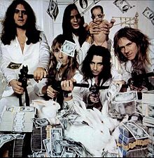 Реклама альбома Billion Dollar Babies в журнале Billboard за 31 марта 1973 года