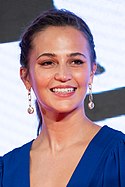 Jude Law spielt Henry VIII., Alicia Vikander dessen sechste und letzte Ehefrau Catherine Parr